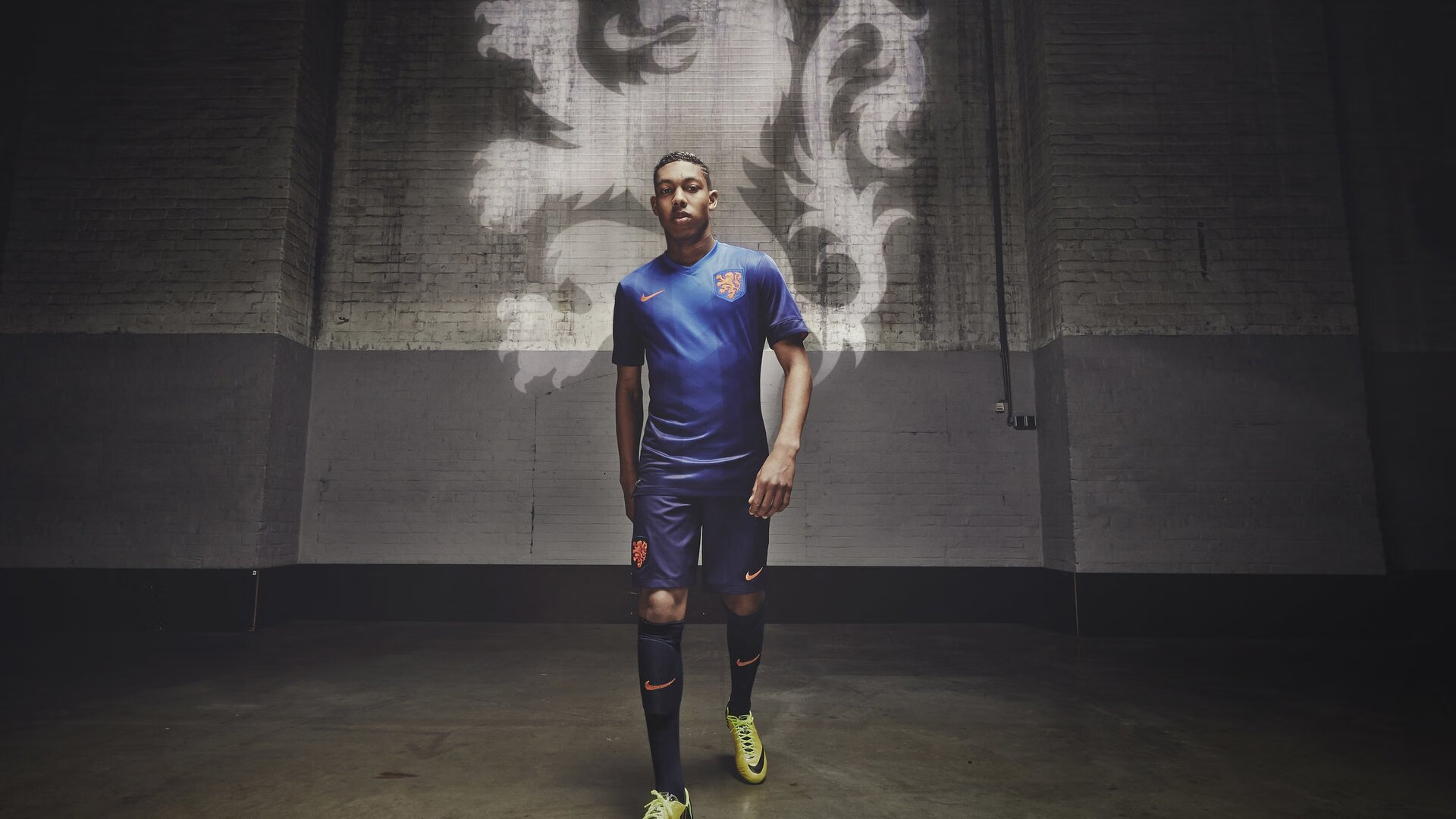 欧冠赛场再现经典进球