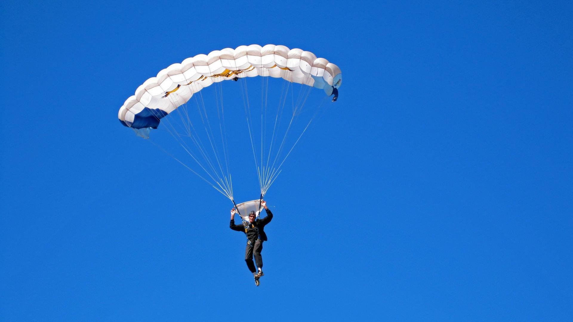 英超多场比赛打出精彩进球